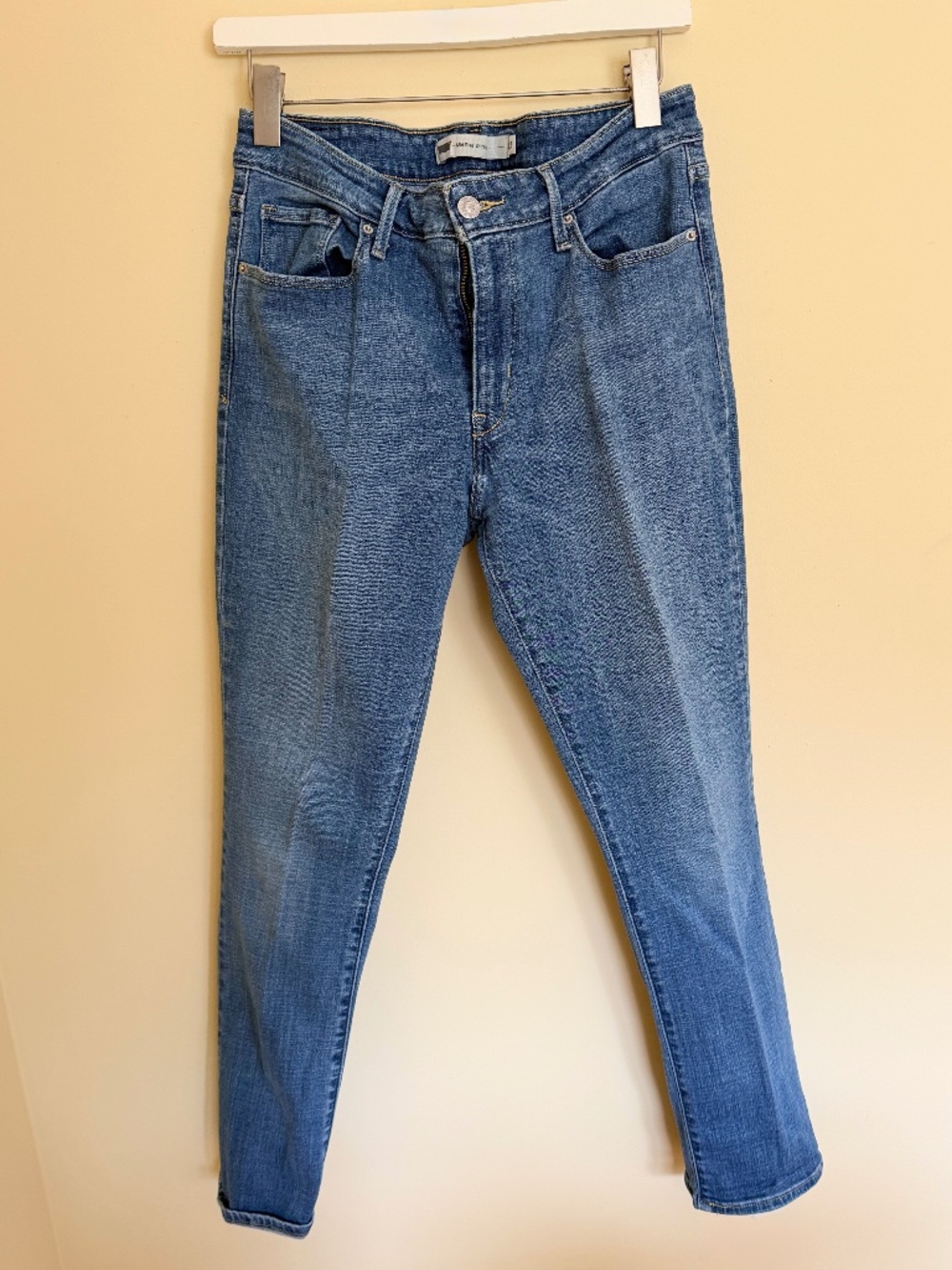 Size 12, Levis Mid Rise Skinny Stretch Jeans